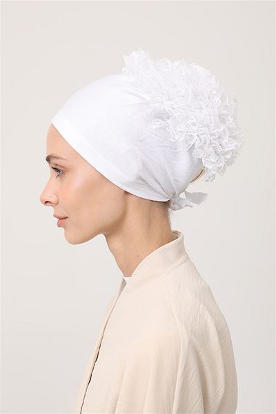 Emproyal White Lace Cotton Bonnet