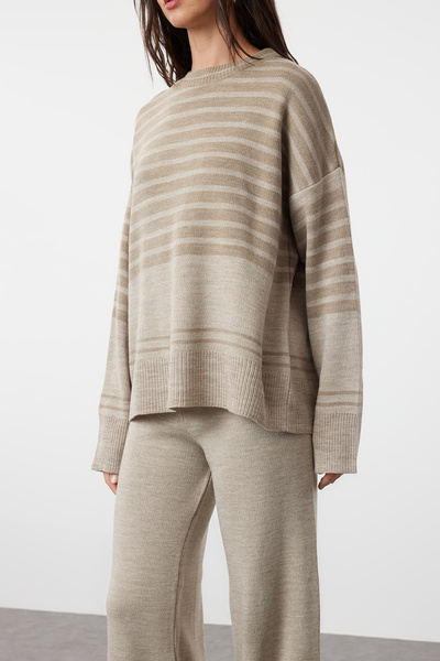 Trendyol Collection Színes blokk széles szabású kötöttáru öltöny - TWOAW24AU00041