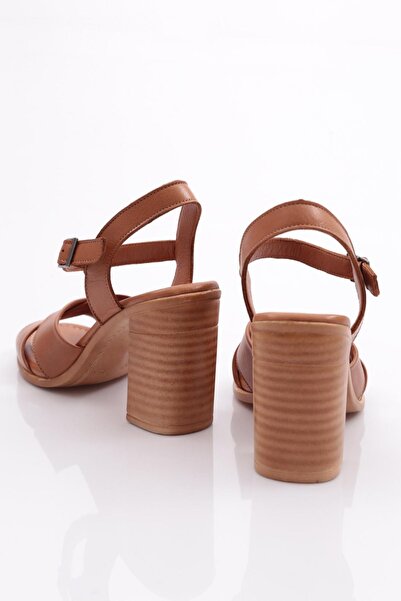 DGN Dámské sandály z pravé kůže - 322135108