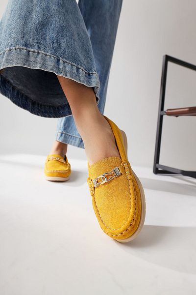 Limoya Pantofi casual de damă Turi din piele intoarsa galbena cu detaliu de catarama