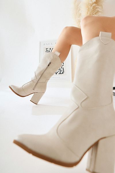 Limoya Κοντές γυναικείες μπότες Keri Beige Asymmetric Cut με τακούνι