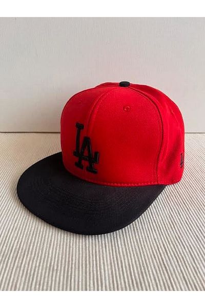 CosmoOutlet Λογότυπο Los Angeles Unisex Hip Hop Cap - Μαύρο και κόκκινο χρώμα, ρυθμιζόμενο στην πλάτη