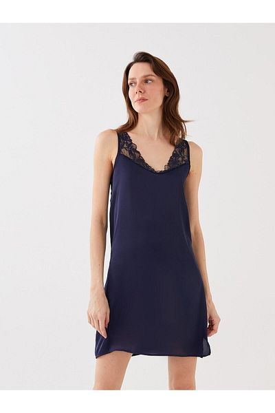 LC Waikiki Damen-Nachthemd aus Satin mit V-Ausschnitt und Trägern