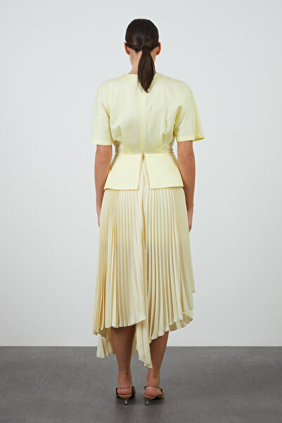 GİZİA Zincir Detaylı Eteği Piliseli Sarı Elbise