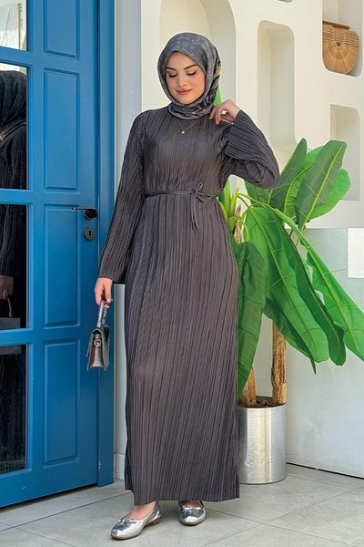 Bym Fashion Plisseekleid aus geräuchertem Satin - 3897