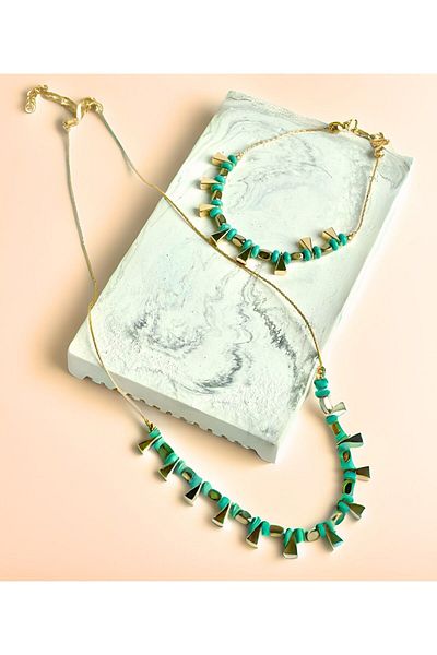 SURIA Vixo Natural Turquoise Stone Bracelet and Necklace Set