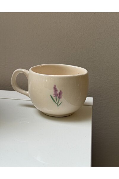 El yapımı seramik lavanta mug