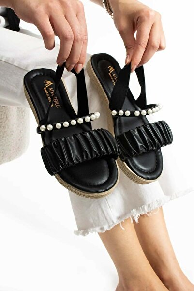 New Optimal İncili Kadın Sandalet