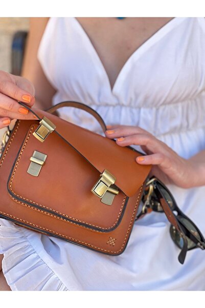 Tuvita Collection Bodrum %100 Deri El Yapımı Kadın Taba Postacı Çanta Omuz As...