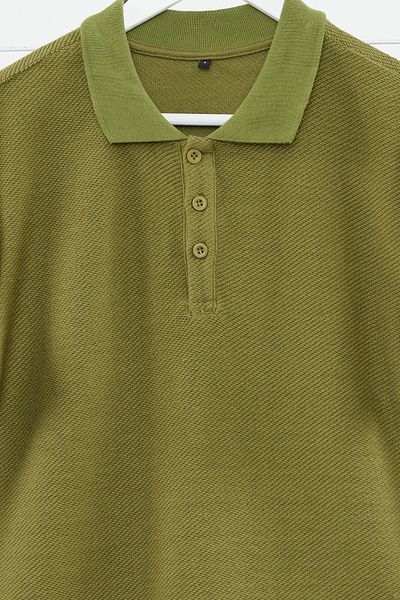 Trendyol Collection Футболка поло з текстурованим коміром хакі RegularNormal Fit з коротким рукавом TMNSS23PO00018