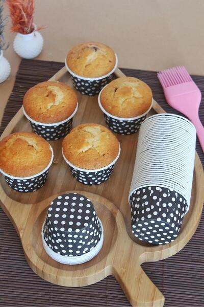 SURPRISE PARTY STORE Siyah Renk Puantiye Desenli 50'li Fırına Girebilen Muffin Cupcake Kek Kalıbı Kabı Kapsülü 6,5x4 cm