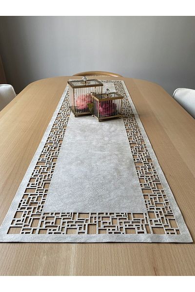 Ergüven Home Μπεζ Suede Runner με Γεωμετρικό Τετράγωνο Μοτίβο - Μήκος Τραπεζιού 40x140 cm