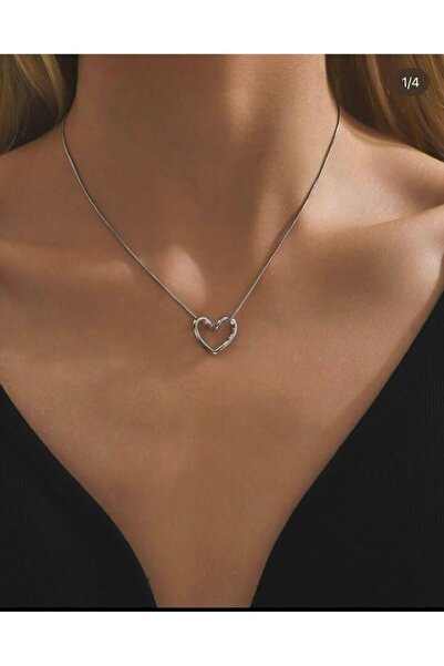 Sillage Home قلادة على شكل قلب من الفولاذ والعقدة