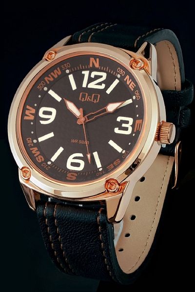 Q&Q Black Rose Sports Leather Strap Highlight Men's Wristwatch