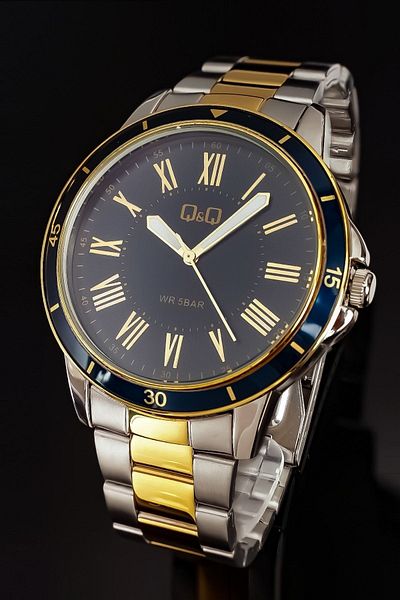 Q&Q Gold Navy Blue Roman Numeral Men's Wristwatch