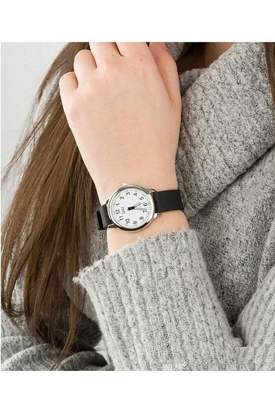 Q&Q Women's Silver Silicone Band Wristwatch