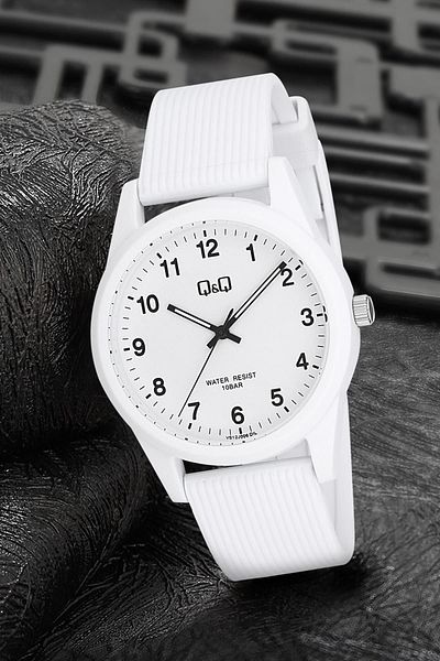 Q&Q Unisex Wristwatch with Waterproof Silicone Band