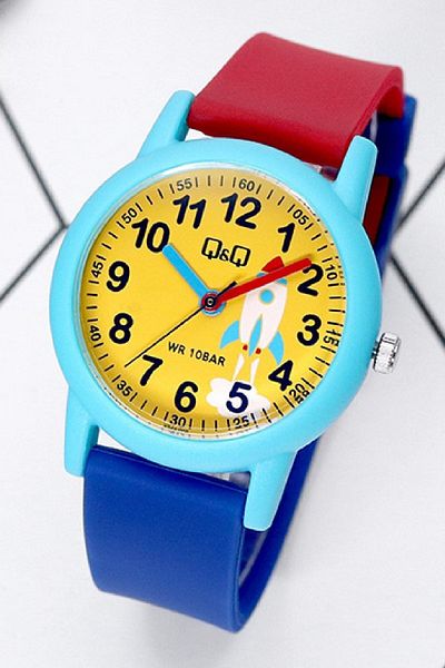 Q&Q Colorful Rocket Patterned Waterproof Boy's Wristwatch with Numbers