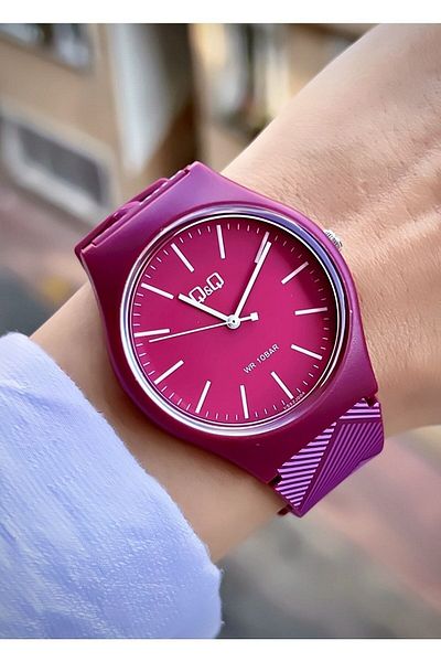 Q&Q Unisex Wristwatch with Waterproof Silicone Band