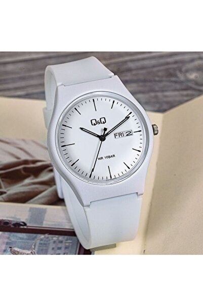 Q&Q Unisex Wristwatch with Double Calendar and White Waterproof Silicone Band
