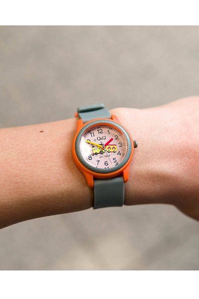Q&Q Gray Orange Waterproof Boy's Wristwatch with Numerals