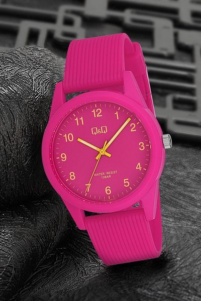 Q&Q Unisex Wristwatch with Waterproof Silicone Band