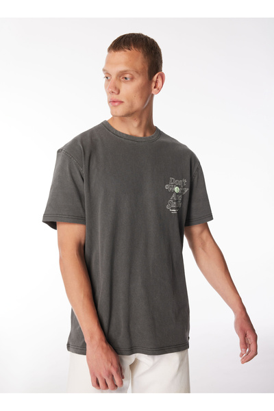 Tommy Jeans تي شيرت رجالي أسود مطبوع DM0DM18980BDS