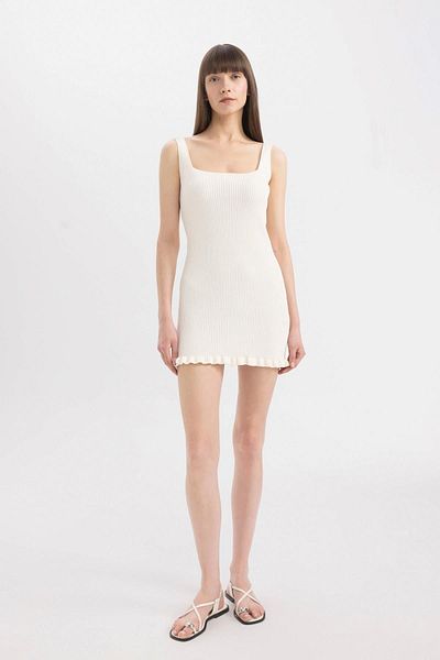 DeFacto Tailliertes, geripptes, ärmelloses Minikleid mit quadratischem Ausschnitt D3001ax24sm