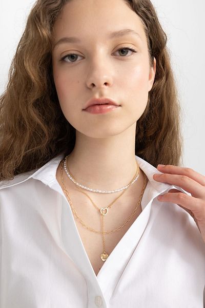 DeFacto Damen-Goldkette mit drei Perlen und Herzen, C8298axns
