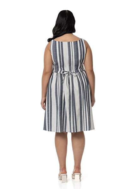 DISENTIS MODEST Μίνι φόρεμα Navy Blue Linen - Plus Size, Side Gather and Tie Back Λεπτομέρεια