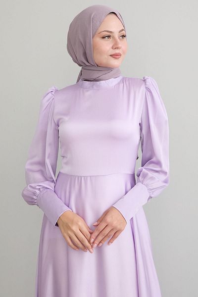 InStyle Lilac saténové šaty - na zip na rukávu