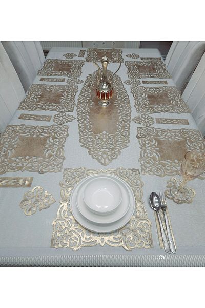 SEHARA Мека златна тапицерия - 1 пътека (100x33см), 8 сервизни комплекта (33x33см/8 подложки за чаши/8 поставки за лъжици/норка върху кожа)