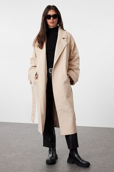 Trendyol Collection Oversize kabát s měkkou texturou – detail prošívání kamene, Twoaw25kb00018