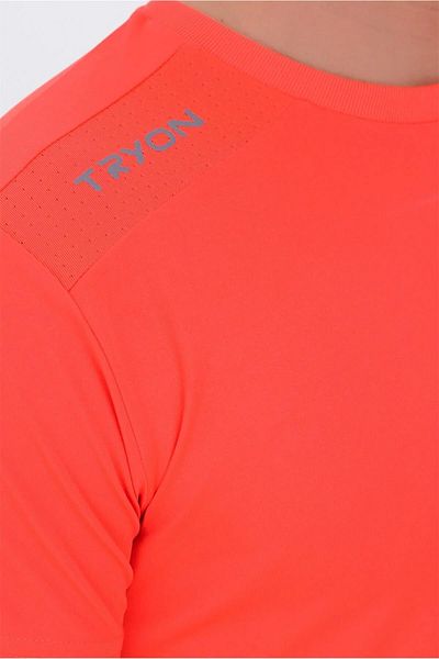 TRYON Victory Training T-Shirt - Comfortable Fit and Stylish Design