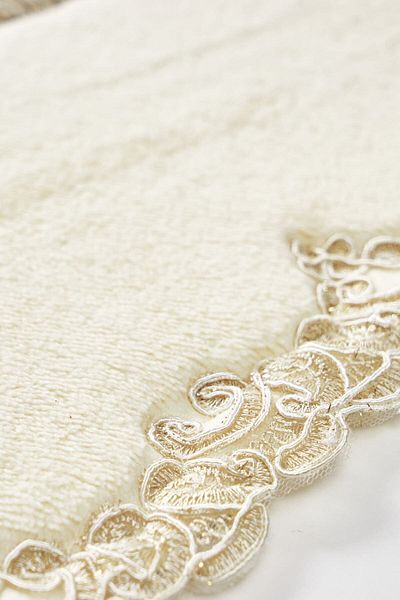 Dekoreko Welsoft Lacy 2-Piece Toilet Set Bath Mat Set Carmen Cream