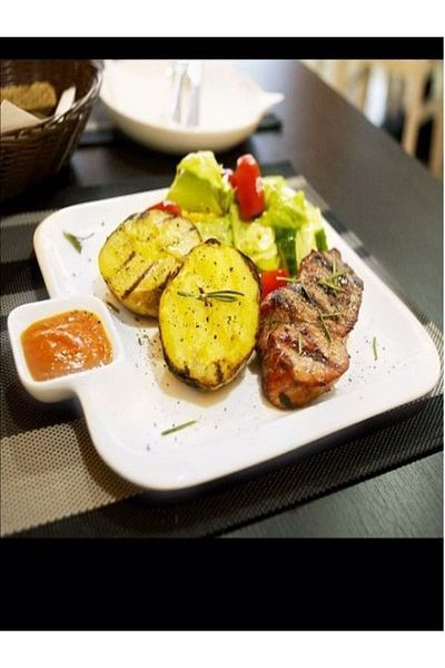 KANCAEV Wilmax Square Dinner Plate with Sauce Bowl, 31*31cm.