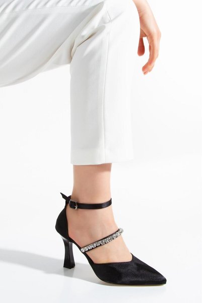 LARİNA SHOES STYLISH WOMEN'S BIB SHOE WITH SATIN STONE DETAILS