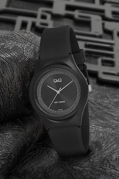 Q&Q Women's Wristwatch with Waterproof Silicone Band