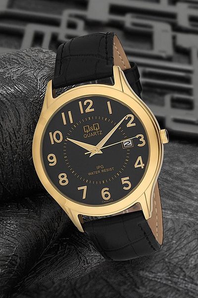 Q&Q Black Gold Numeral Calendar Men's Wristwatch