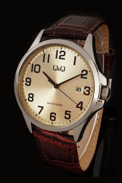 Q&Q Classic Model Unisex Wristwatch with Calendar