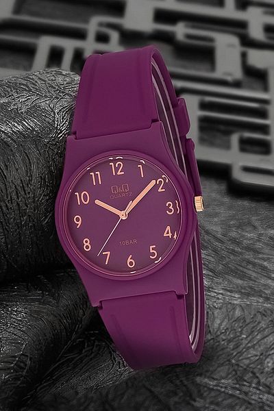 Q&Q Women's Wristwatch with Plum Numerals and Waterproof Silicone Band