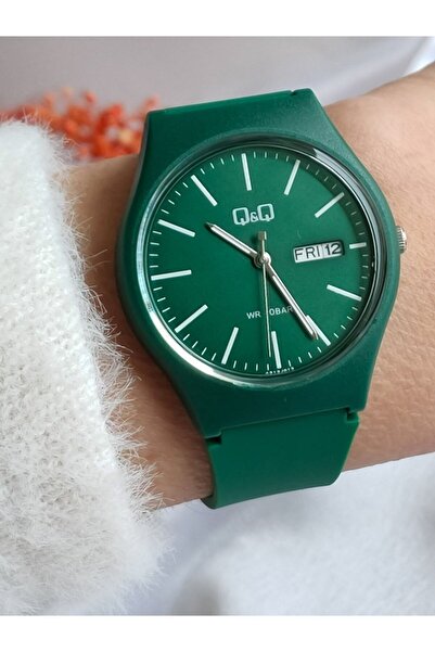 Q&Q Unisex Wristwatch with Green Waterproof Silicone Band and Double Calendar