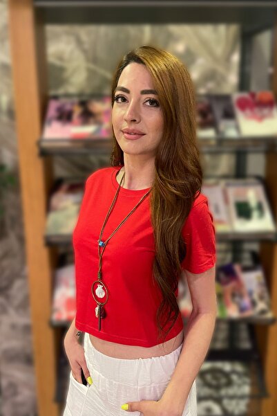 Kırmızı Renk Kısa T-shirt