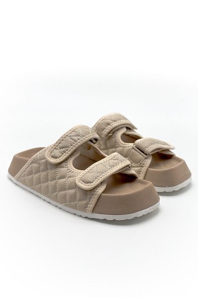Shoebutik Papuci de damă cu talpă matlasată bej din plută - Bahama