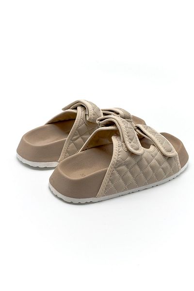 Shoebutik Papuci de damă cu talpă matlasată bej din plută - Bahama