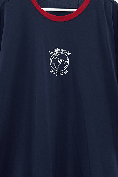 Trendyol Collection Unisex Large Size Navy Blue Oversize Block Print T-Shirt - Tmnss24Bf00049