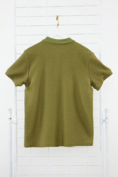 Trendyol Collection Khaki Regular/Normal Střih s krátkým rukávem Textured Buttoned Polo Collar Tričko TMNSS23PO00018
