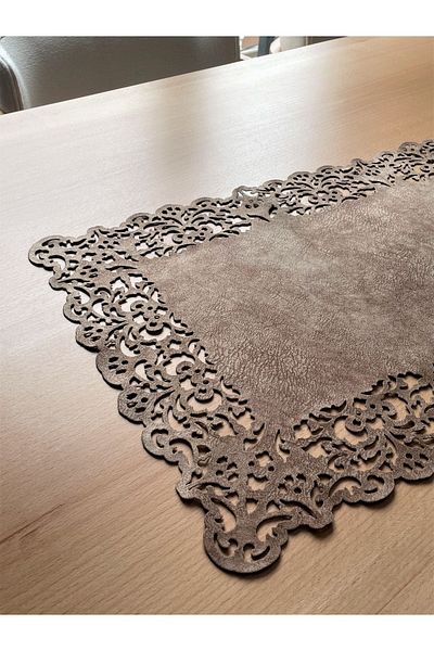 Ergüven Home Велурена пътека от млечно кафяв плат 40x140 см, размер за маса - правоъгълен модел