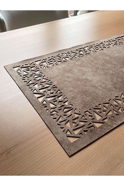 Ergüven Home Млечнокафява велурена пътека 40x140 см, размер за маса - геометричен триъгълен мотив