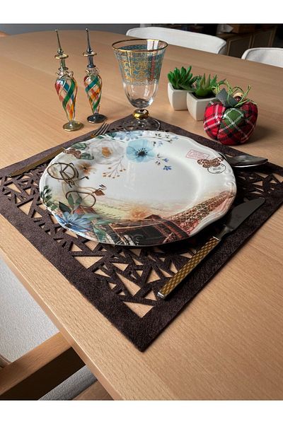 Ergüven Home Комплект от 6 покривки за маса с тъмнокафяв (венге) велур, квадратни геометрични шарки, американски сервиз, 35x35 см